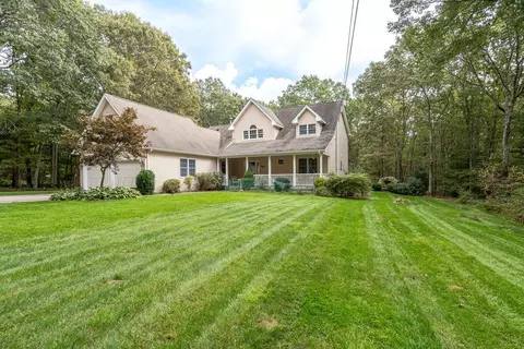 61 Mohawk Trl, Charlestown, RI 02813