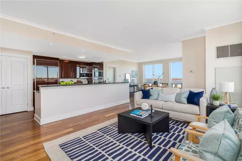 1 Tower Dr #1706, Portsmouth, RI 02871