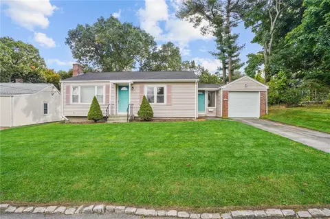 28 Meadow View Dr, Cranston, RI 02920