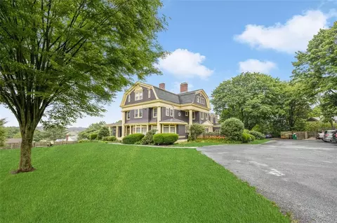 386 Green End Ave #4, Middletown, RI 02842