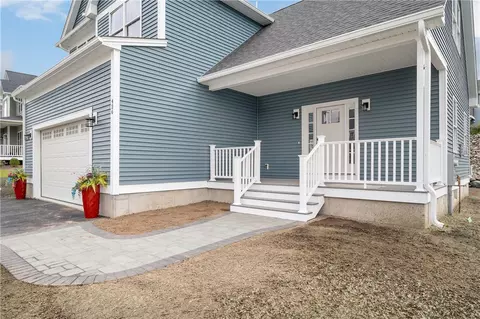 426 Louise St, Woonsocket, RI 02895 photo 3