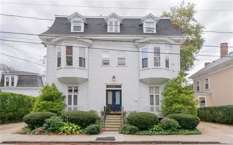67 Perry St #5, Newport, RI 02840