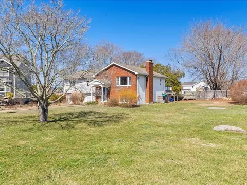 7 Morrone Ct, Westerly, RI 02891 photo 4