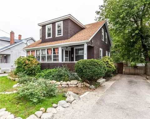 160 Manolla Ave, Warwick, RI 02888