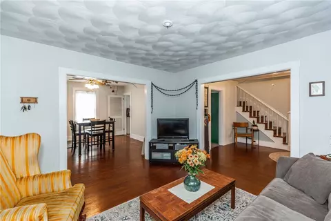 160 Manolla Ave, Warwick, RI 02888 photo 4