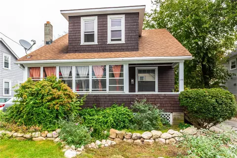 160 Manolla Ave, Warwick, RI 02888 photo 2