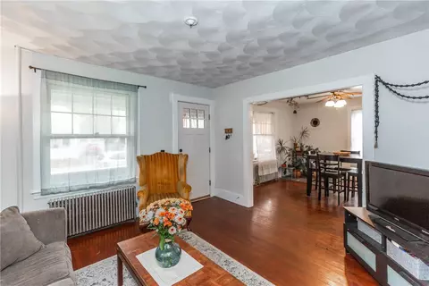 160 Manolla Ave, Warwick, RI 02888 photo 8