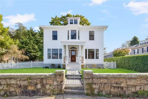 39 Kay St, Newport, RI 02840
