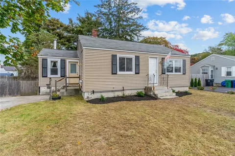 203 Sandy Ln, Warwick, RI 02889