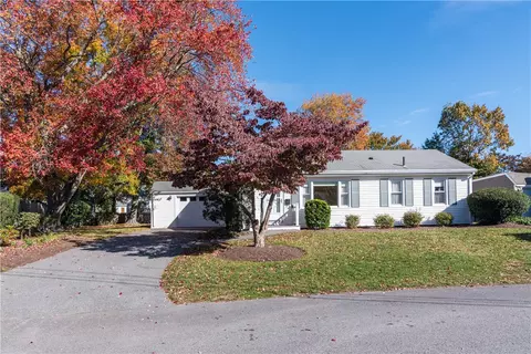 272 Hoxsie Ave, Warwick, RI 02889 photo 3