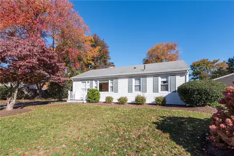 272 Hoxsie Ave, Warwick, RI 02889 photo 2