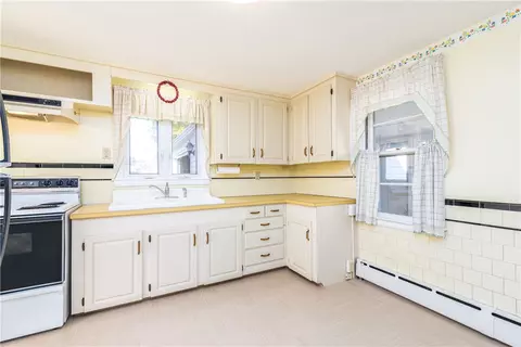 272 Hoxsie Ave, Warwick, RI 02889 photo 13