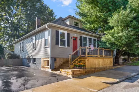 50 Vivian Ave, Pawtucket, RI 02860