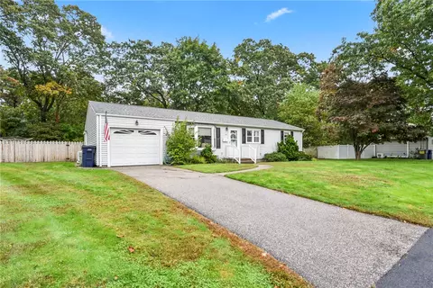 40 Forest Park Dr, North Kingstown, RI 02852