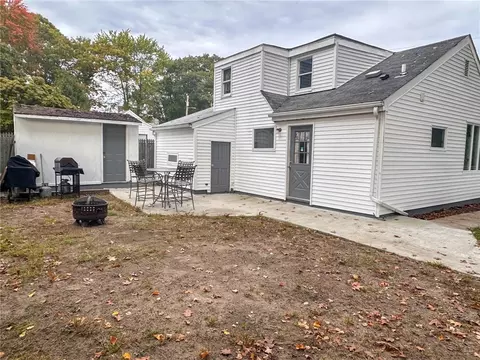 89 Pheasant Ave, Warwick, RI 02886 photo 2
