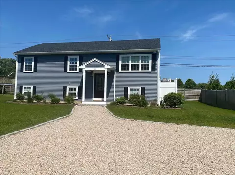 16 Melbourne Dr, Narragansett, RI 02882