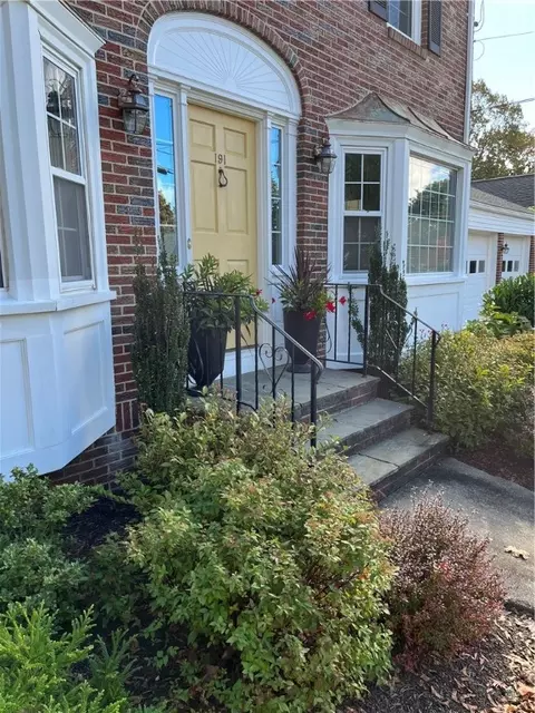 191 Rankin Ave, Providence, RI 02908