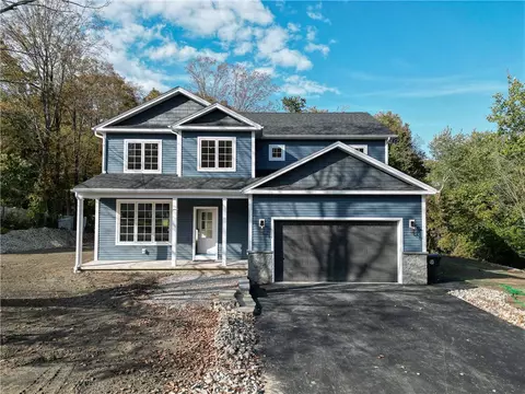 52 Vermont Ave, Cumberland, RI 02864
