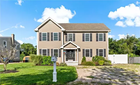 41 Orlando Dr, Narragansett, RI 02882