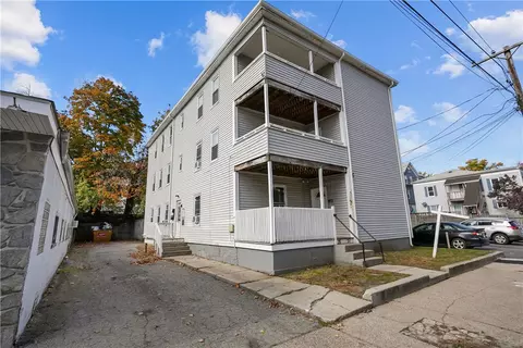 37 Foundry St, Woonsocket, RI 02895 photo 4