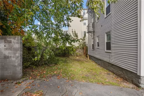 37 Foundry St, Woonsocket, RI 02895 photo 35