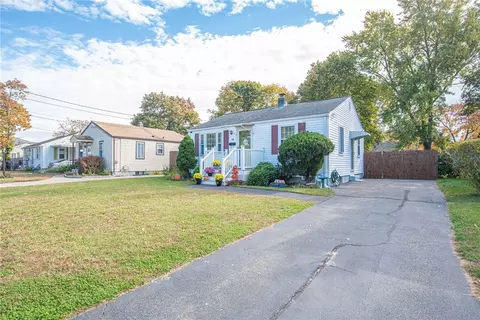 68 Falcon Ave, Warwick, RI 02888 photo 2
