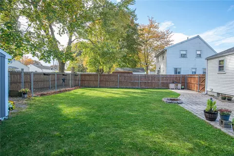 68 Falcon Ave, Warwick, RI 02888 photo 10