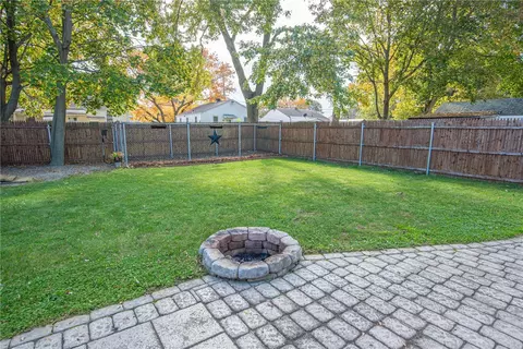 68 Falcon Ave, Warwick, RI 02888 photo 12