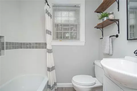 68 Falcon Ave, Warwick, RI 02888 photo 23
