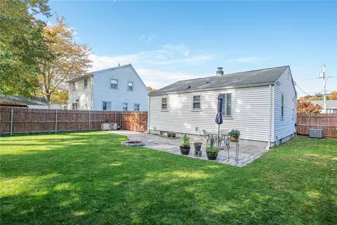68 Falcon Ave, Warwick, RI 02888 photo 9