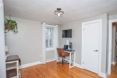 68 Falcon Ave, Warwick, RI 02888 photo 27