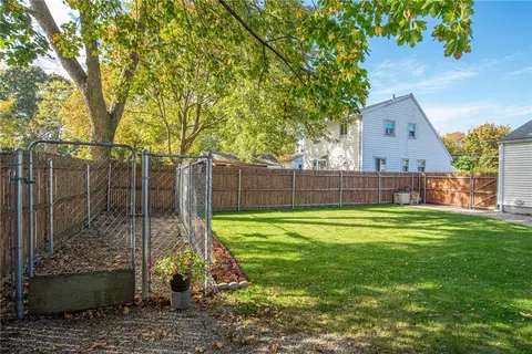 68 Falcon Ave, Warwick, RI 02888 photo 7
