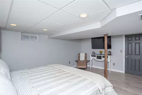 68 Falcon Ave, Warwick, RI 02888 photo 41