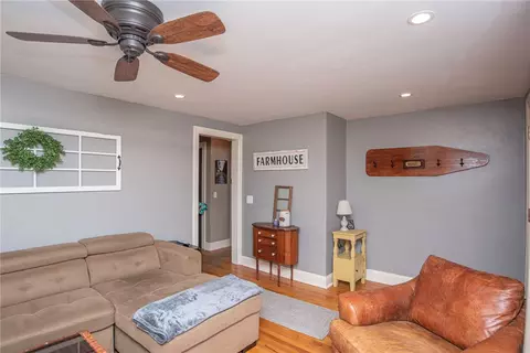 68 Falcon Ave, Warwick, RI 02888 photo 19
