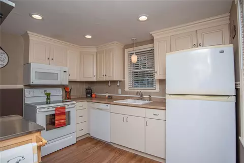68 Falcon Ave, Warwick, RI 02888 photo 38