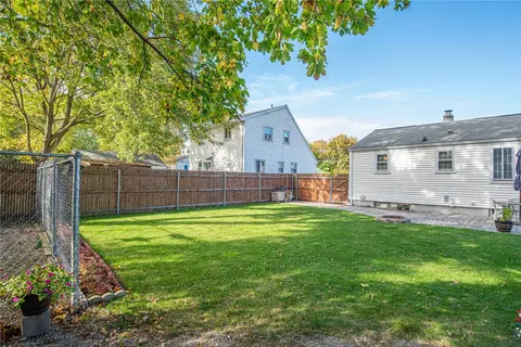 68 Falcon Ave, Warwick, RI 02888 photo 6