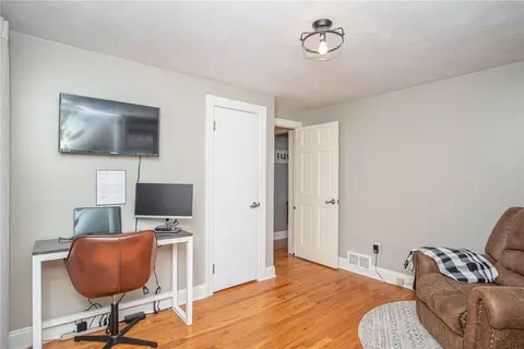 68 Falcon Ave, Warwick, RI 02888 photo 29