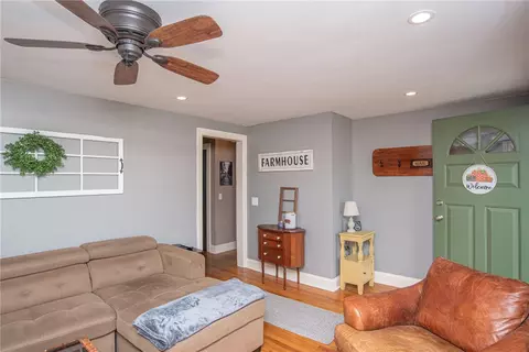 68 Falcon Ave, Warwick, RI 02888 photo 21