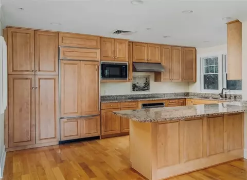 35 Knowles Ct #102, Jamestown, RI 02835