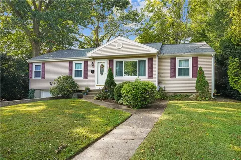 73 Valley Rd, East Greenwich, RI 02818