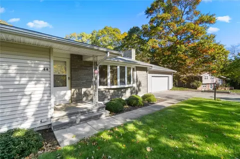44 Old Post Rd, Westerly, RI 02891 photo 4