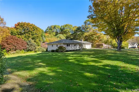 44 Old Post Rd, Westerly, RI 02891 photo 2