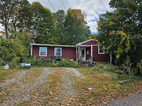 145 Lawrence Ct, Tiverton, RI 02878