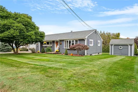 19 Oak Hill Ave, North Smithfield, RI 02896