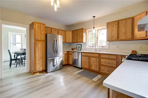 492 Winter St, Woonsocket, RI 02895 photo 7