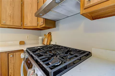 492 Winter St, Woonsocket, RI 02895 photo 8