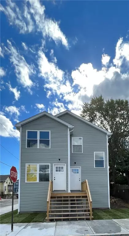 272 Sayles St, Providence, RI 02905