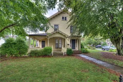 461 Woodruff Ave, South Kingstown, RI 02879