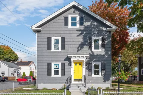367 High St, Cumberland, RI 02864