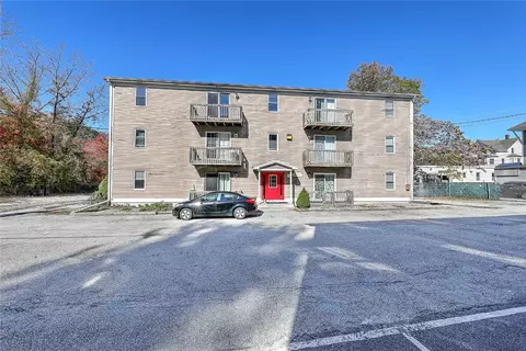 1 Eric Pl #11, North Providence, RI 02911